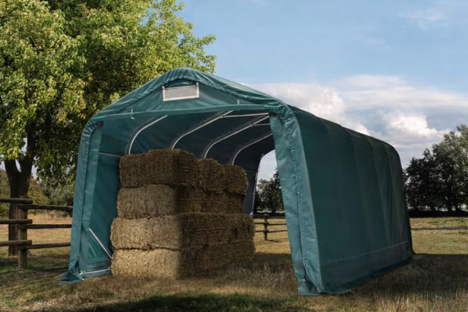 Nadstrešnica za pašnjak 3,3×8,4m, PVC cerada, tamnozelena, pričvršćivanje za tlo